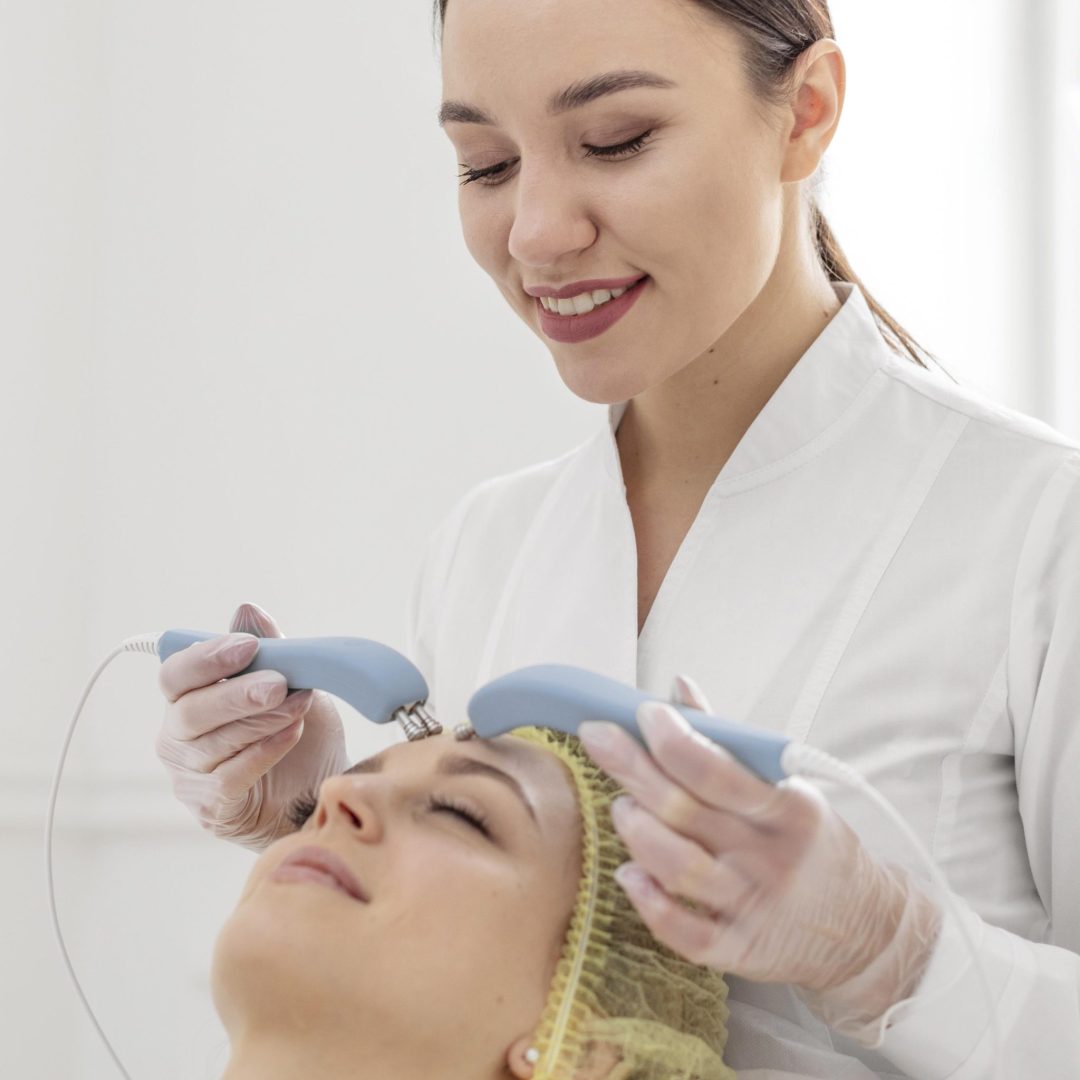 woman-beauty-clinic-face-treatment (1)